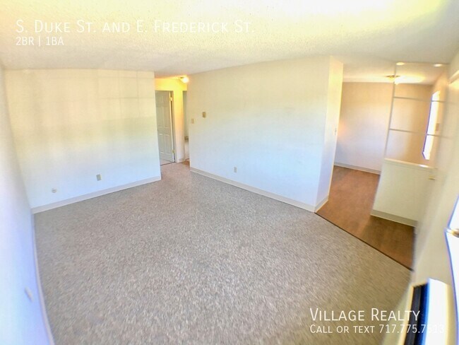 Foto del edificio - 119 S Duke St