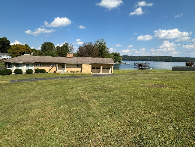 Building Photo - 2041 Linwood Cir