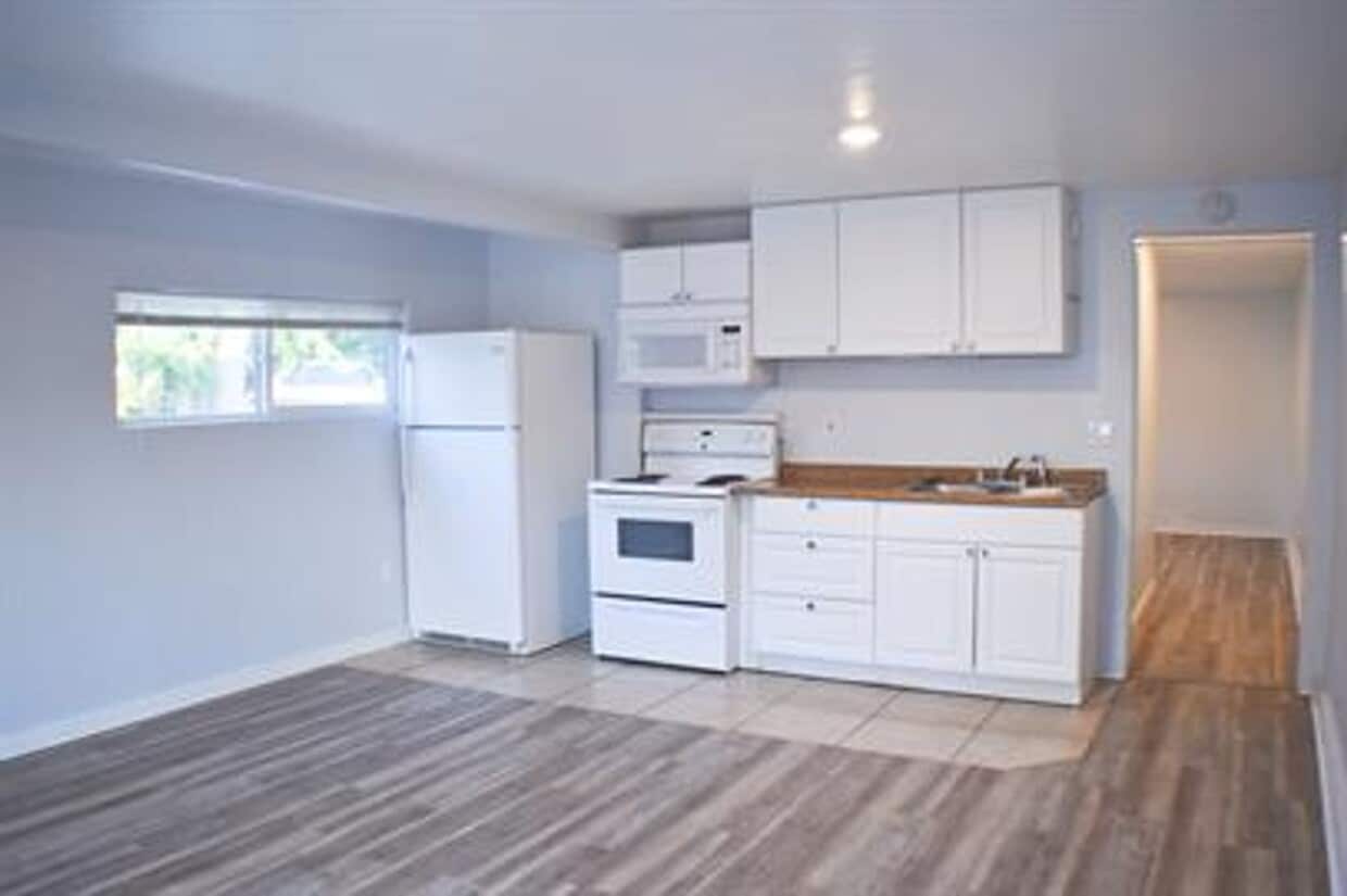 Primary Photo - 1340 Orchard Ave