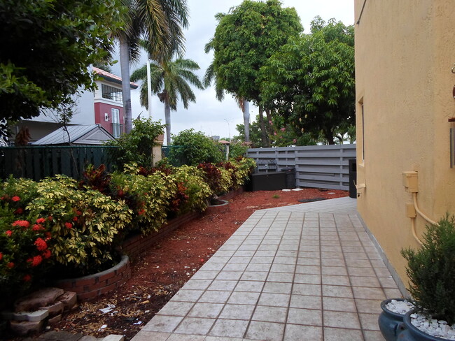Foto del edificio - 8320 NW 10th St