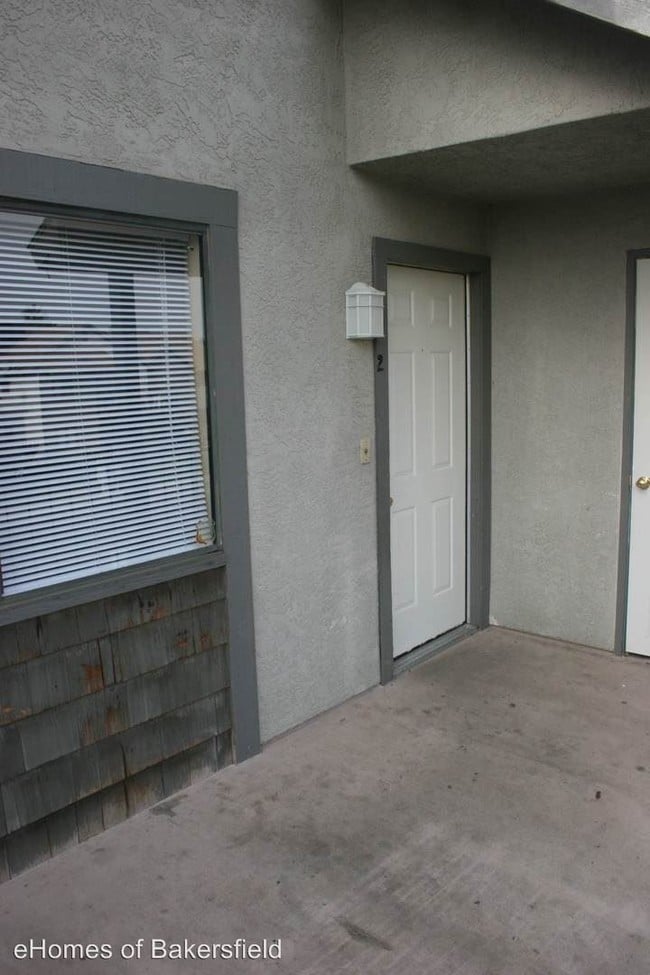 Building Photo - 2809 Villalovos Ct