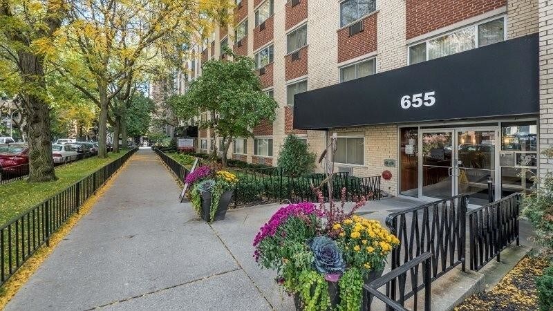 Foto principal - 639 W Grace St