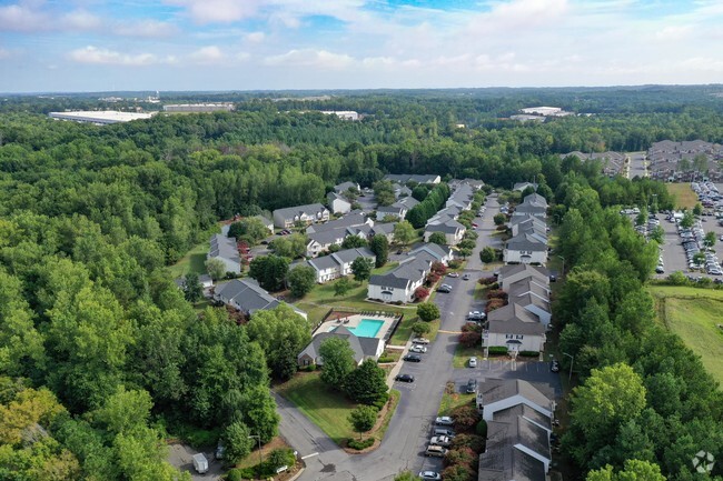 Foto del edificio - Galleria Pointe Apartments and Townhomes