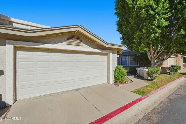 Foto del edificio - 18002 N 12th St