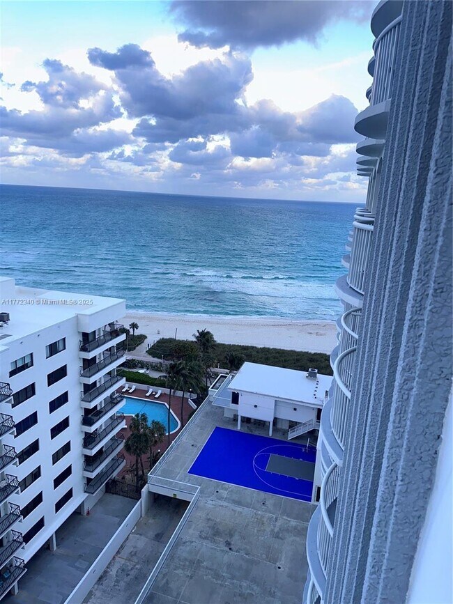 Building Photo - 5401 Collins Ave