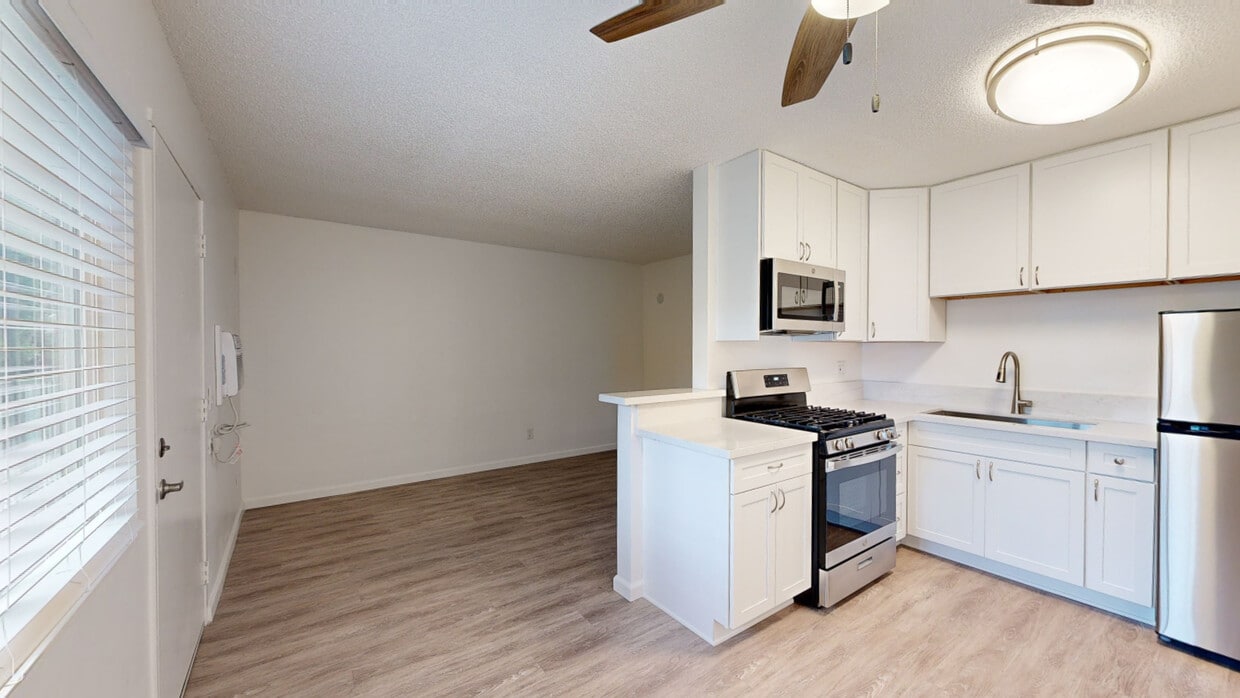 Photo - Aztec Pacific Apartments