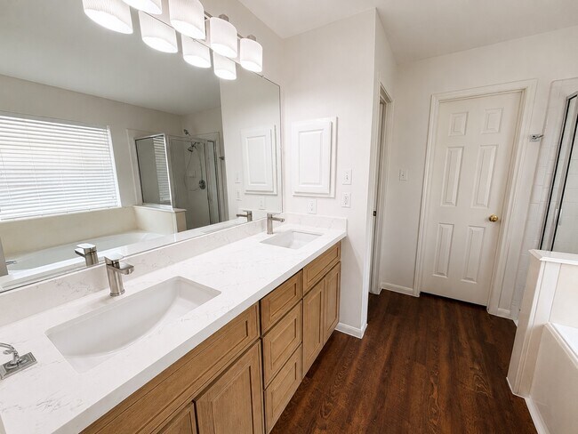 Foto del edificio - 6411 Spring Creek St