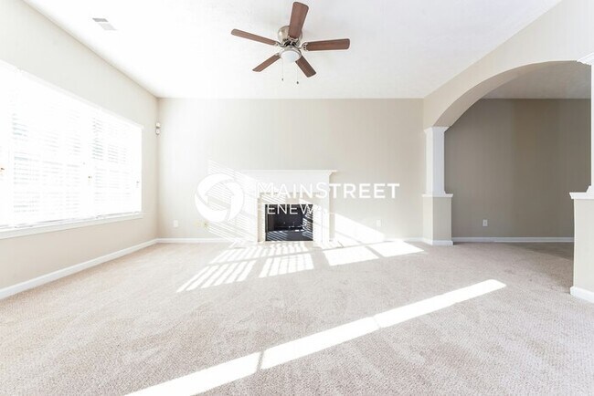 Foto del edificio - 3 Bedroom Pet-Friendly Home in Fairburn, G...