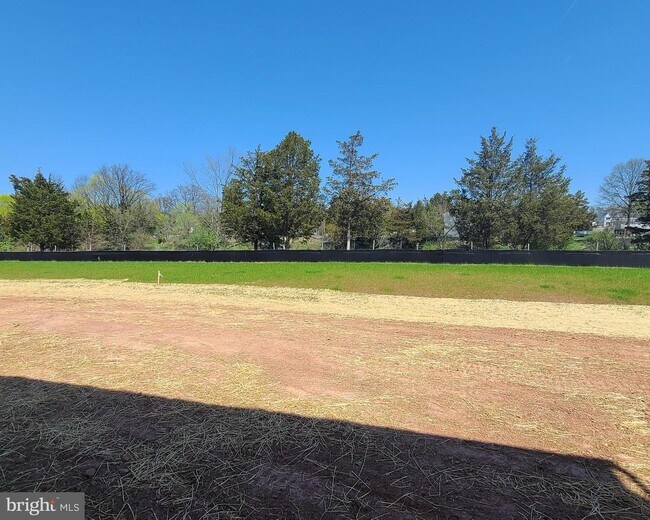 Building Photo - 874 PEACEFUL Ln