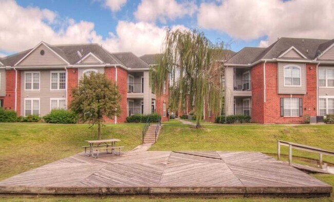 Foto del edificio - 9801 W Fairmont Pkwy