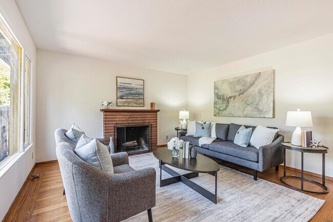 Photo - 1994 Menalto Ave Apartment