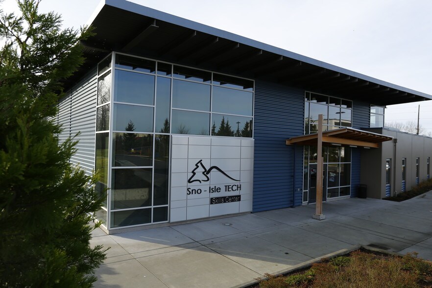 Picture of Westmont Everett