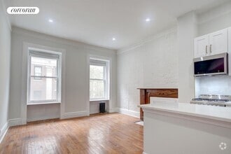 Building Photo - 130 W 73rd St