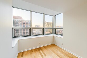 Building Photo - 689 Marin Blvd