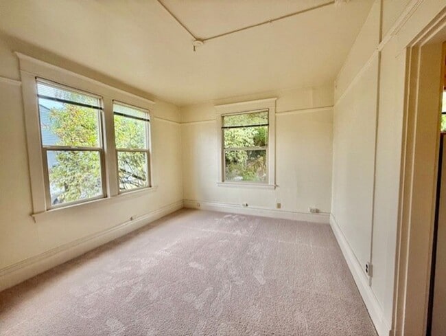 Building Photo - 69 Etruria St