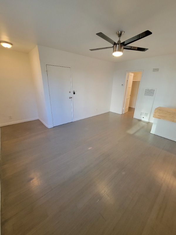 Foto del edificio - 2613 S Sepulveda Blvd