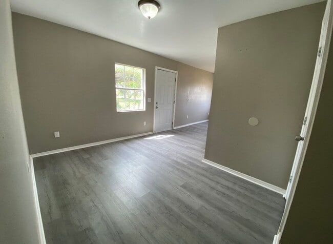 Foto del edificio - 4 Bedroom House Available in Moore