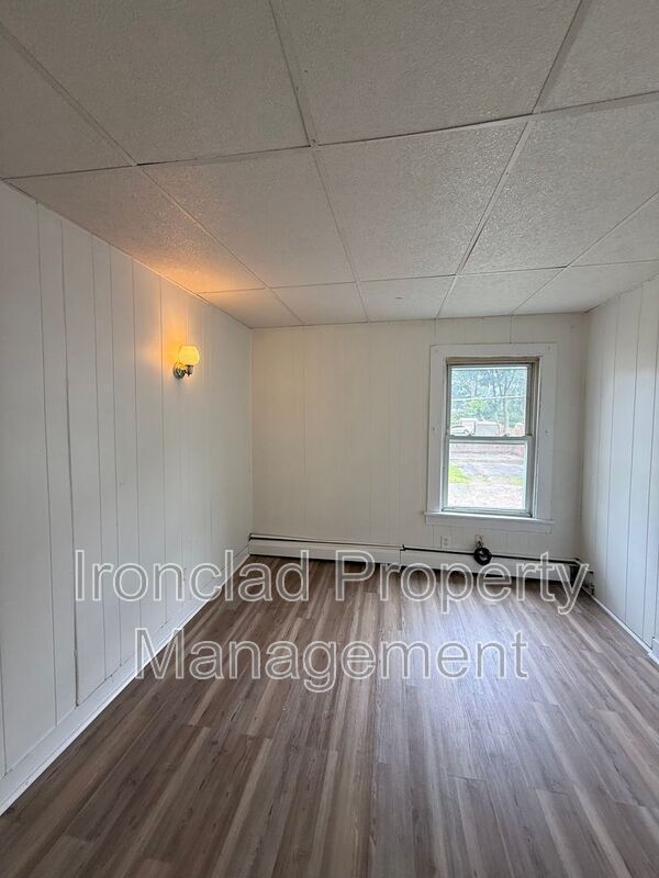 Building Photo - 291 Spruce St
