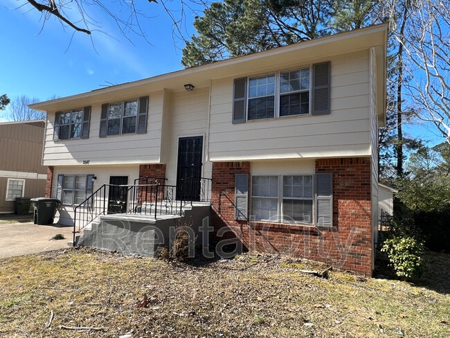 Building Photo - 2547 Courtney Dr
