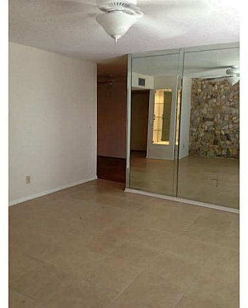 Foto del edificio - 10762 La Placida Dr