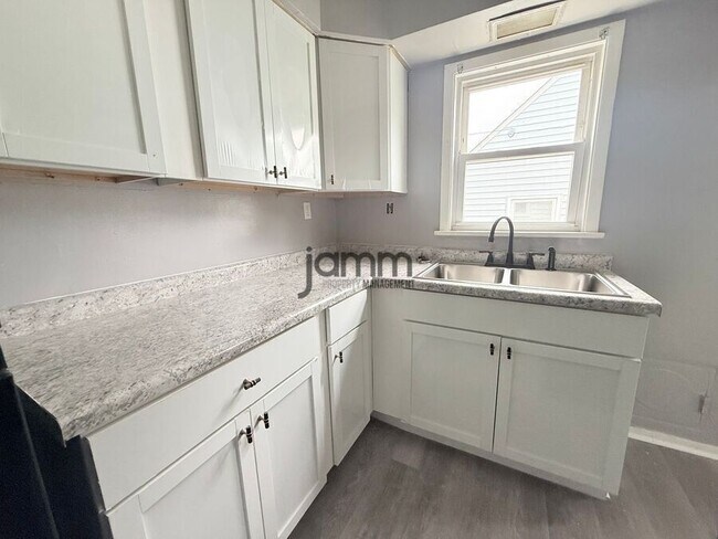 Foto del edificio - 5026 E 86th St
