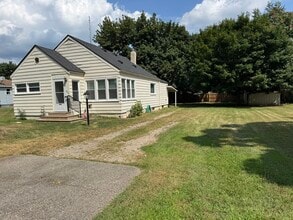Building Photo - 4674 Lakeborn Dr