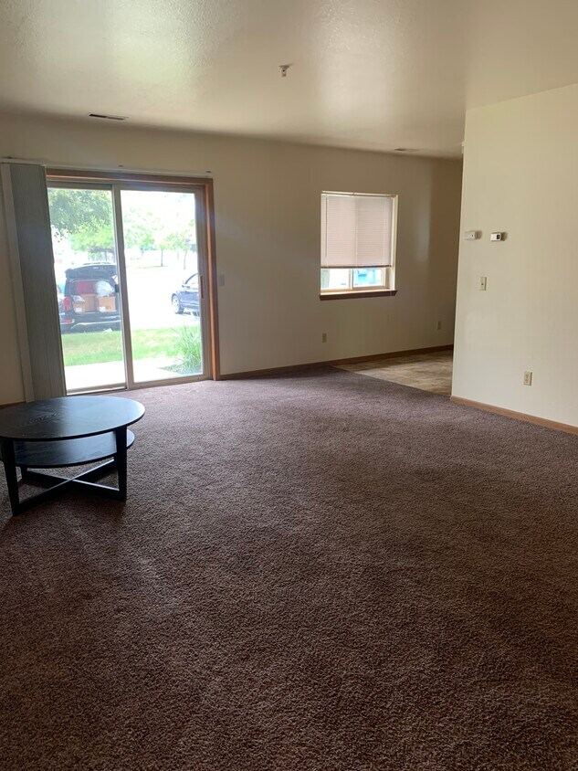 Living Room - 804 N Enterprise St