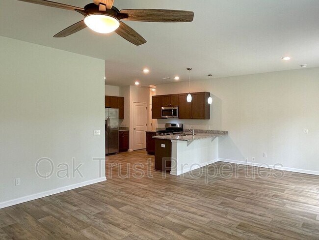 Building Photo - 217 Lapping Waters Dr