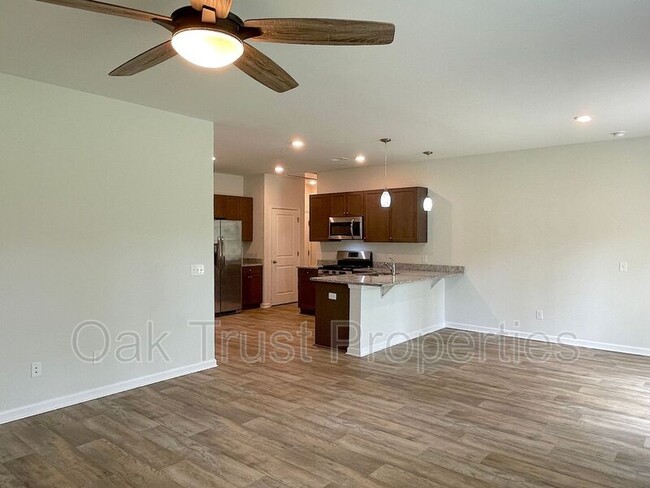 Foto del edificio - 217 Lapping Waters Dr