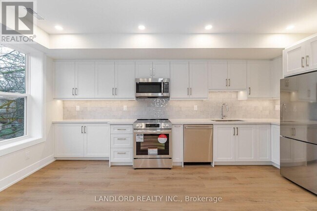 Building Photo - 73 Dewson St