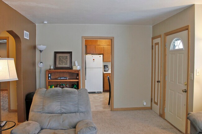 Building Photo - 629 Campanile Ave