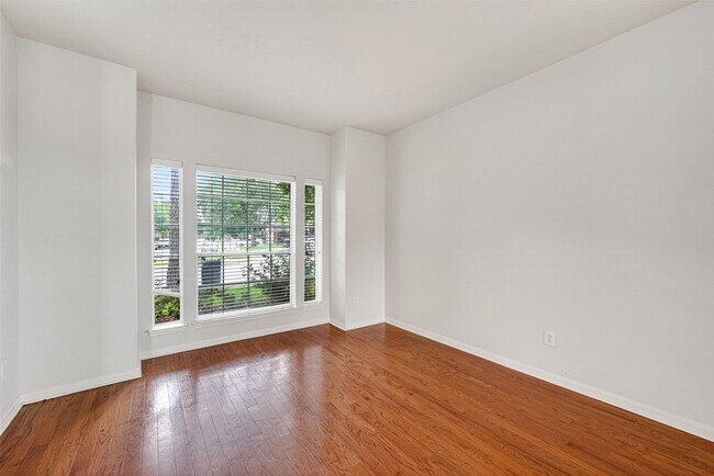 Building Photo - 14603 Bladenboro Dr
