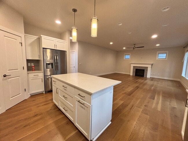 Building Photo - Beautiful 4 Bedroom Home w/ Large Media Ro...