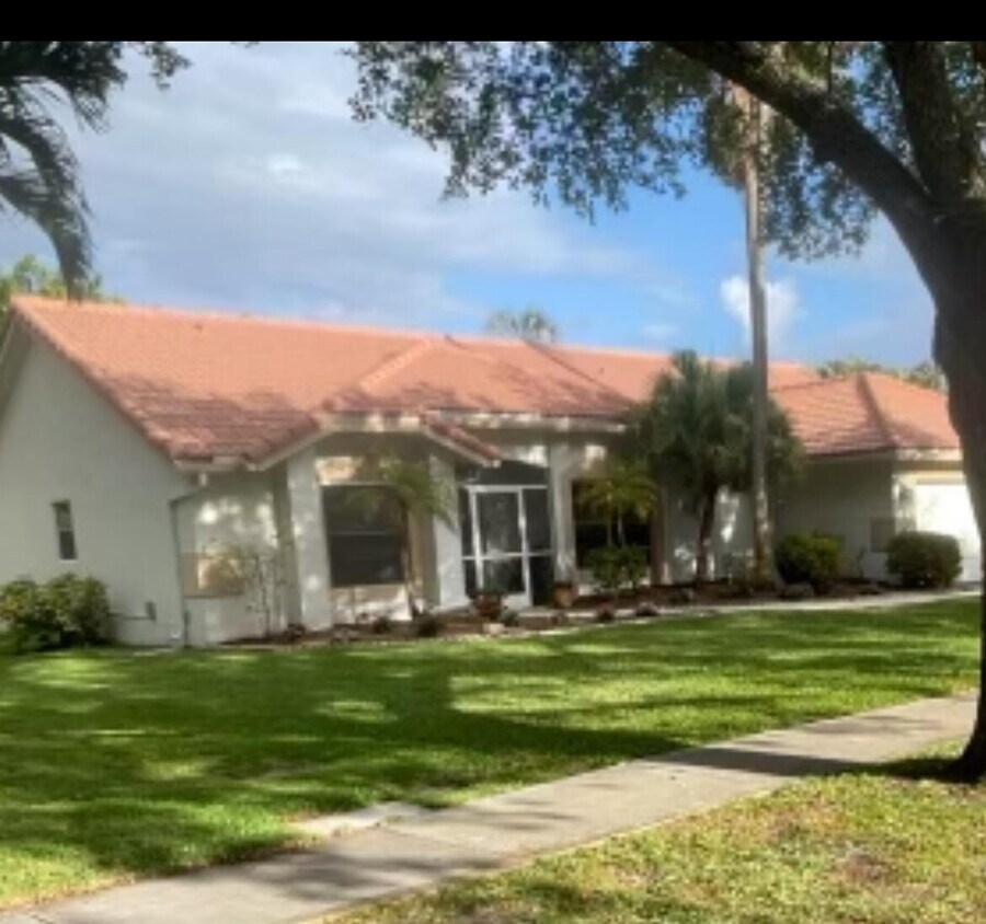 Primary Photo - 5136 NW 49th Ave