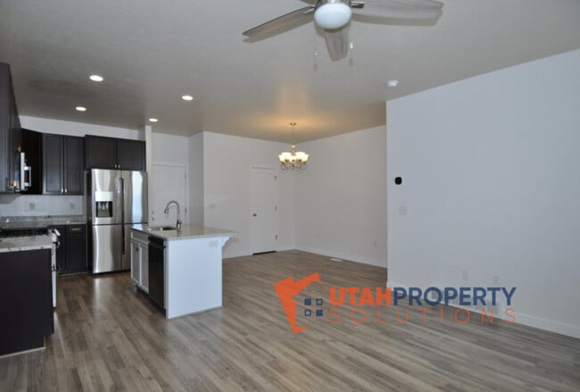 Building Photo - 14927 S Thunder Horse Ln