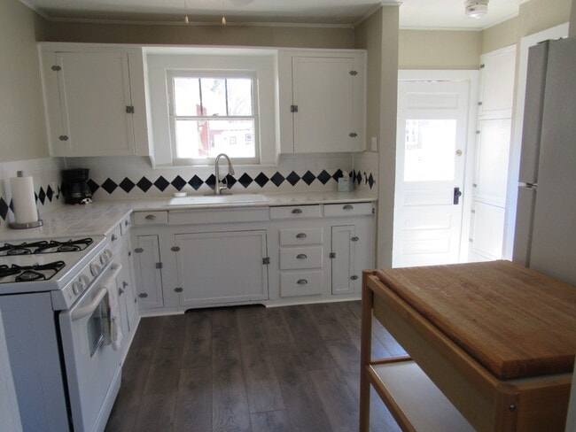 Foto del edificio - 206 E Columbia St