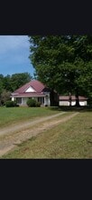 Building Photo - 960 Panther Creek Rd