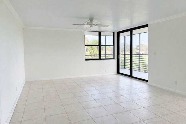 Foto del edificio - 3800 N Hills Dr