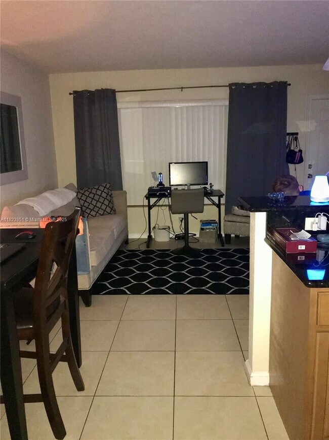 Foto del edificio - 2120 NE 42nd Ct
