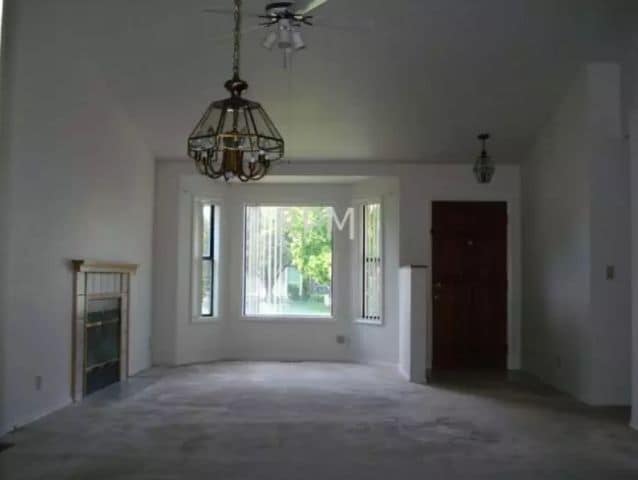 Building Photo - 3900 S Stonegate Ave