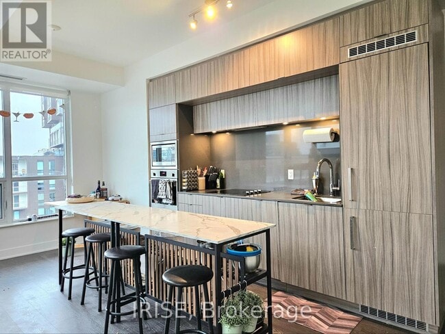 Building Photo - 38 Cameron St