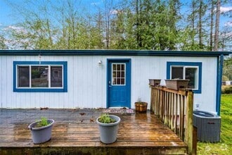 Building Photo - 40 E Totten Pl