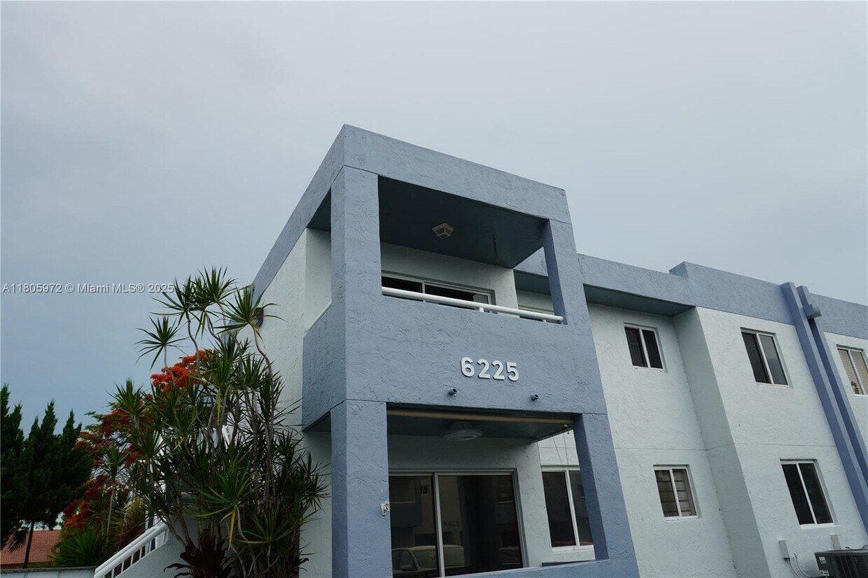 Building Photo - 6225 SW 131st Ct