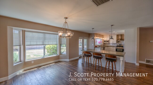 Building Photo - 9059 N Arroya Vista Dr