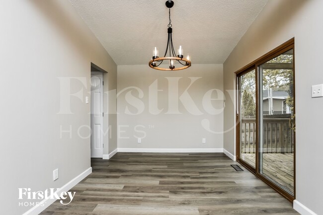 Foto del edificio - 855 Windemere Ave