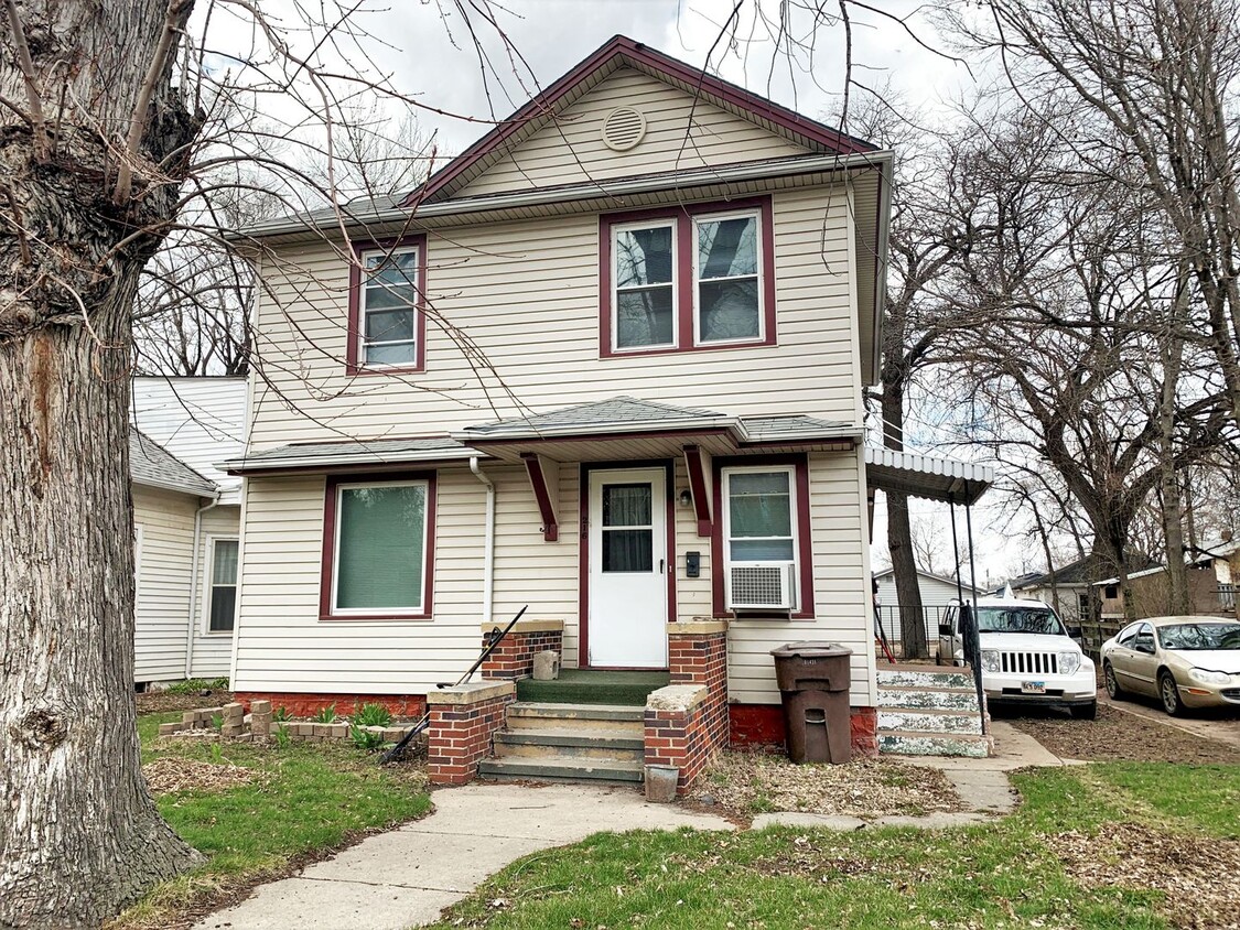 216 E 5th Ave Unit 2, Mitchell, SD 57301 Room for Rent in Mitchell