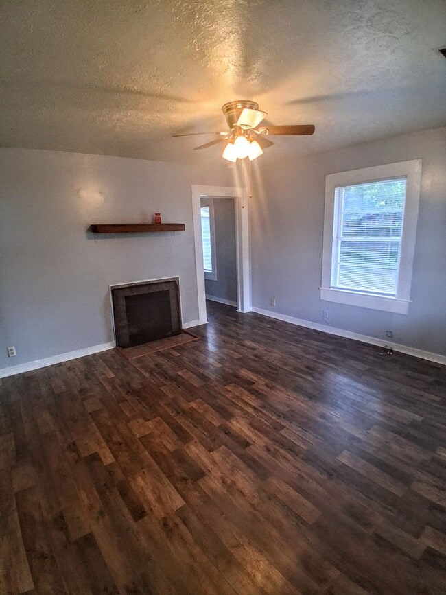 Building Photo - Charming 2 Bedroom Home in the Heart of Ox...