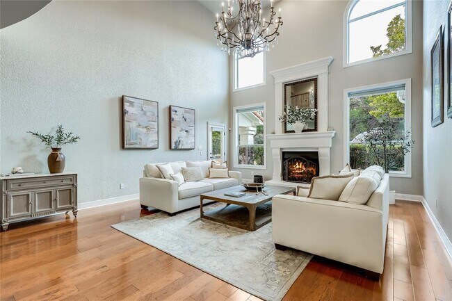 Building Photo - 2116 Demona Dr