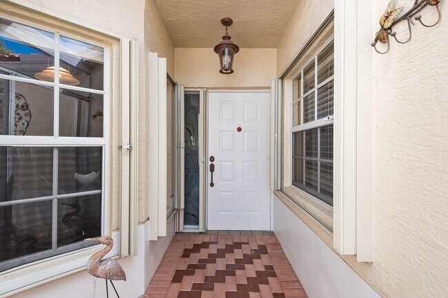 Building Photo - 6070 Lake Hibiscus Dr