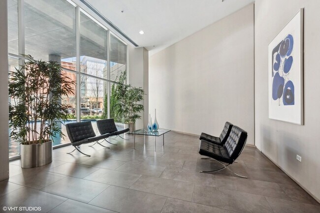 Foto del edificio - 1720 Maple Ave